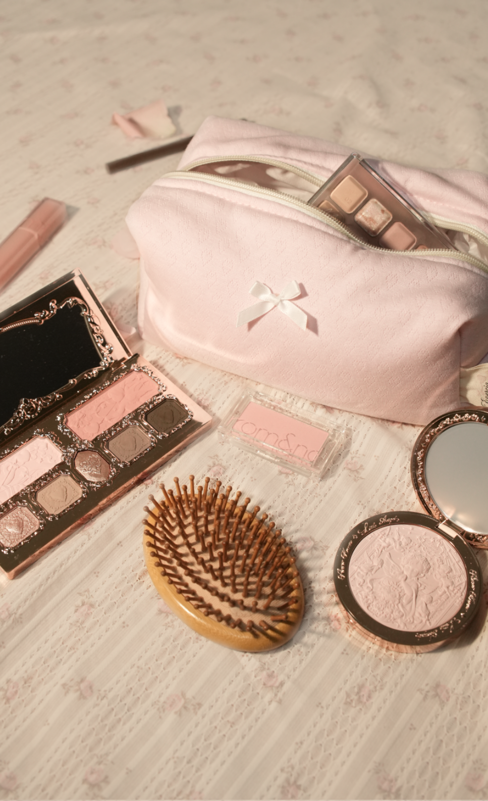Makeup pouch